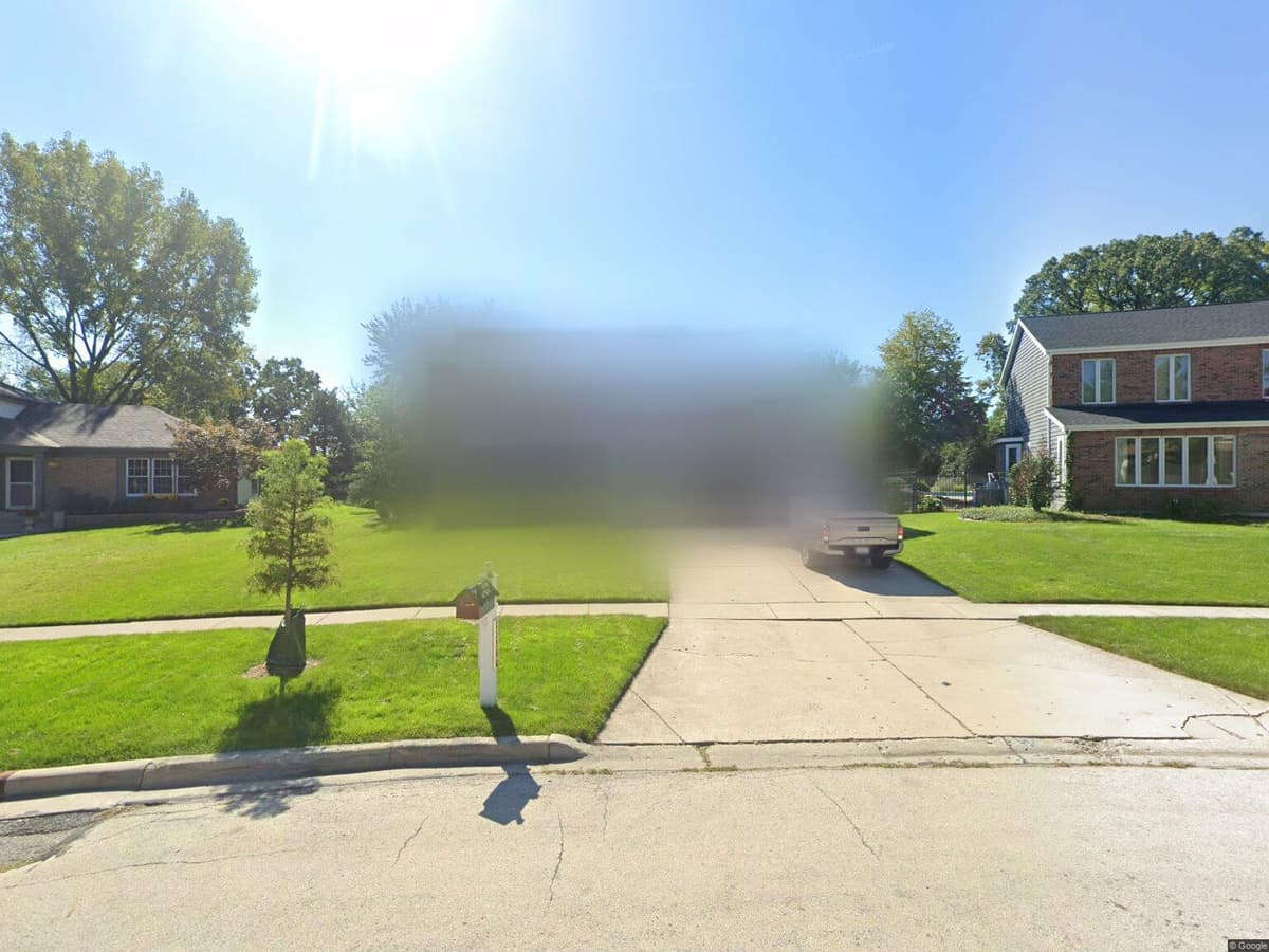 2356 Richmond Dr, Wheaton, IL 60189