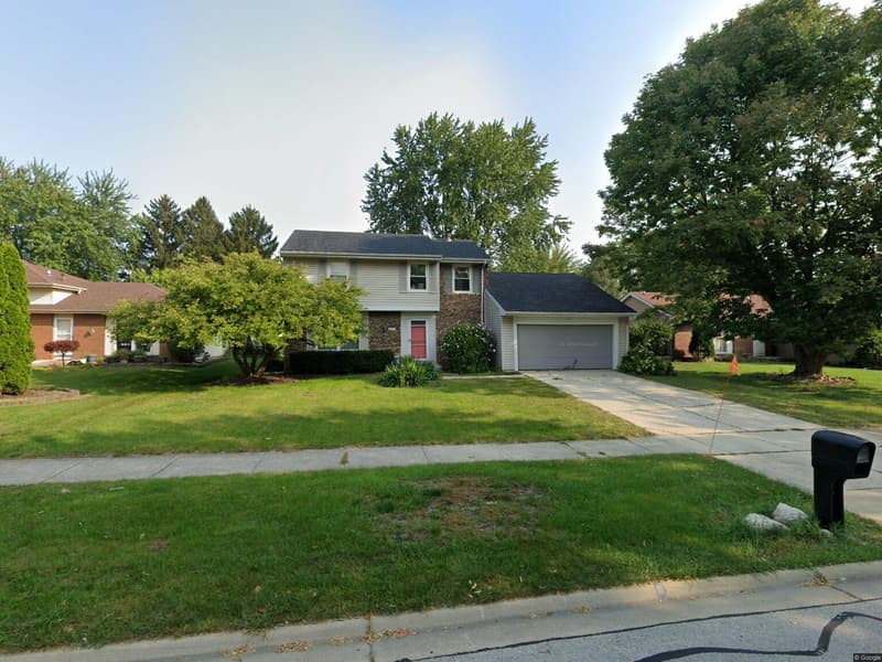 1435 Sunnybrook Dr, Naperville