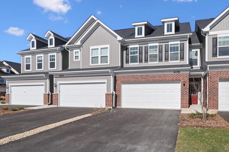 608 Switchgrass Way #61003, Bolingbrook