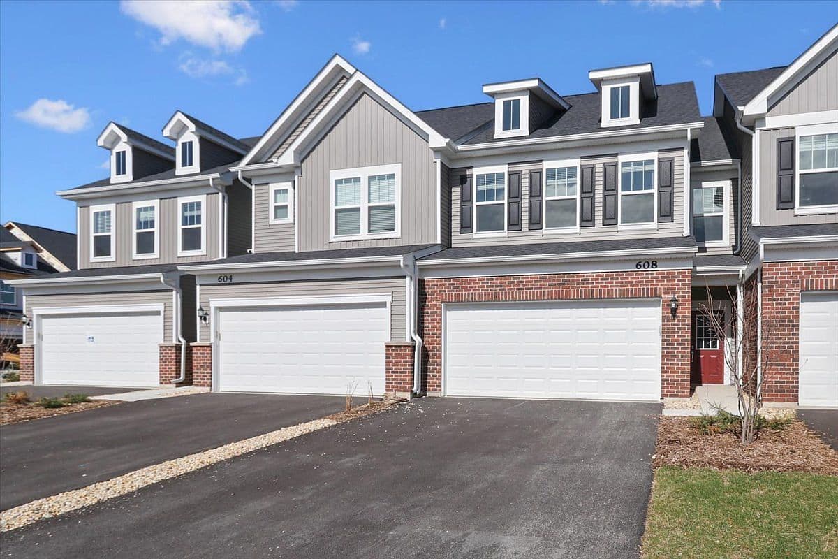 608 Switchgrass Way #61003, Bolingbrook, IL 60490