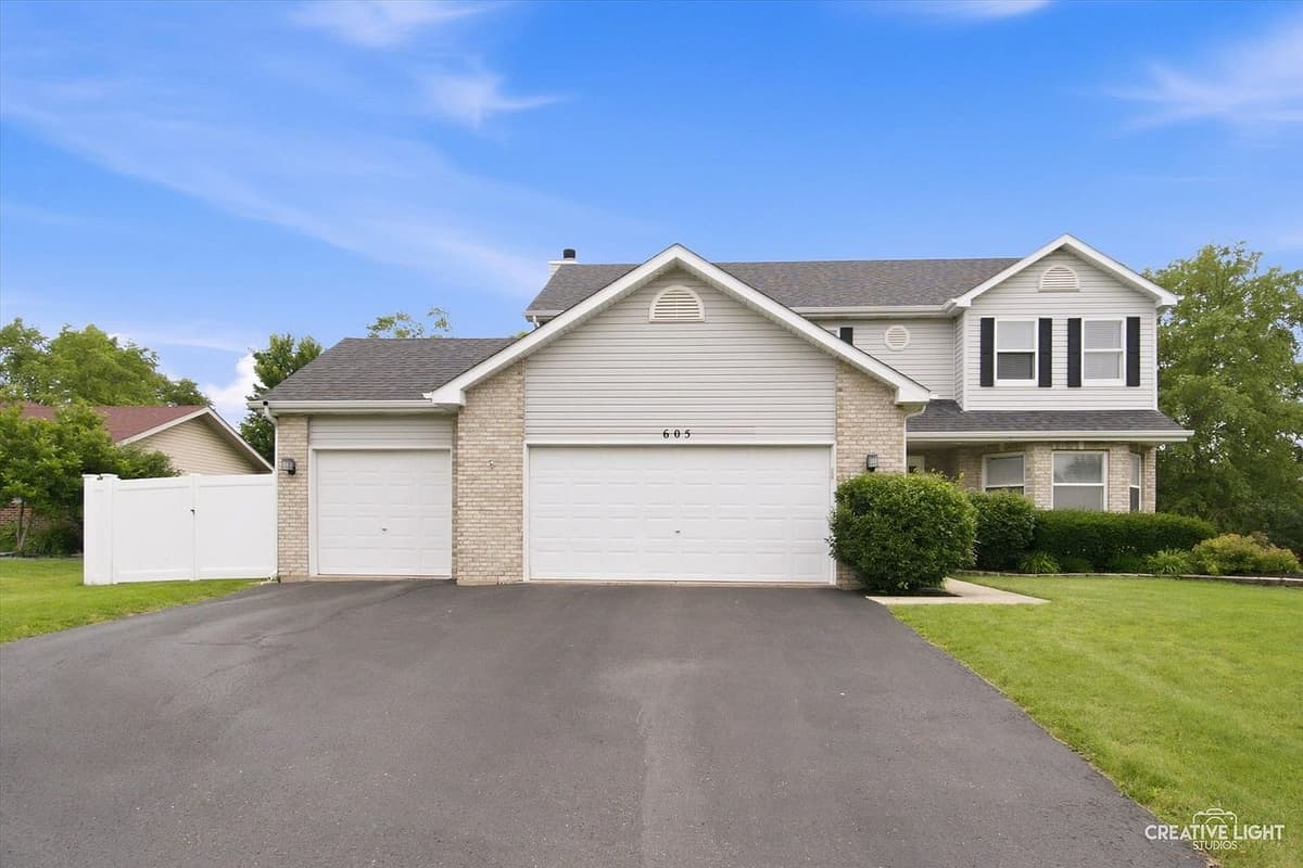 605 Woodchuck Trl, Oswego, IL 60543