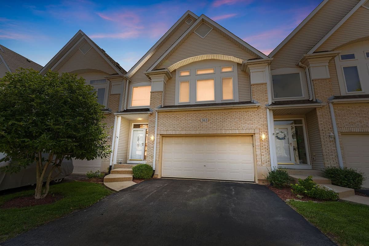 363 Aaron Ln, Bolingbrook, IL 60440