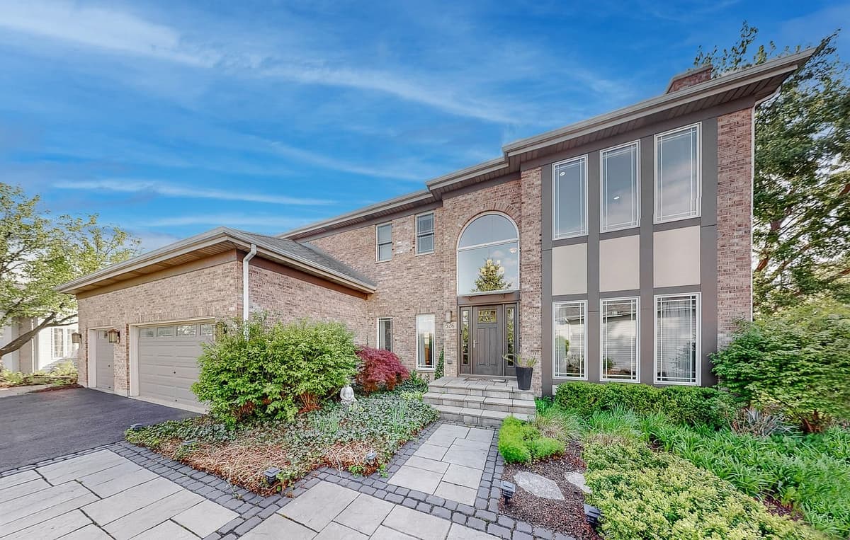 Front exterior, 526 Spruce Ln, Lisle, IL 60532